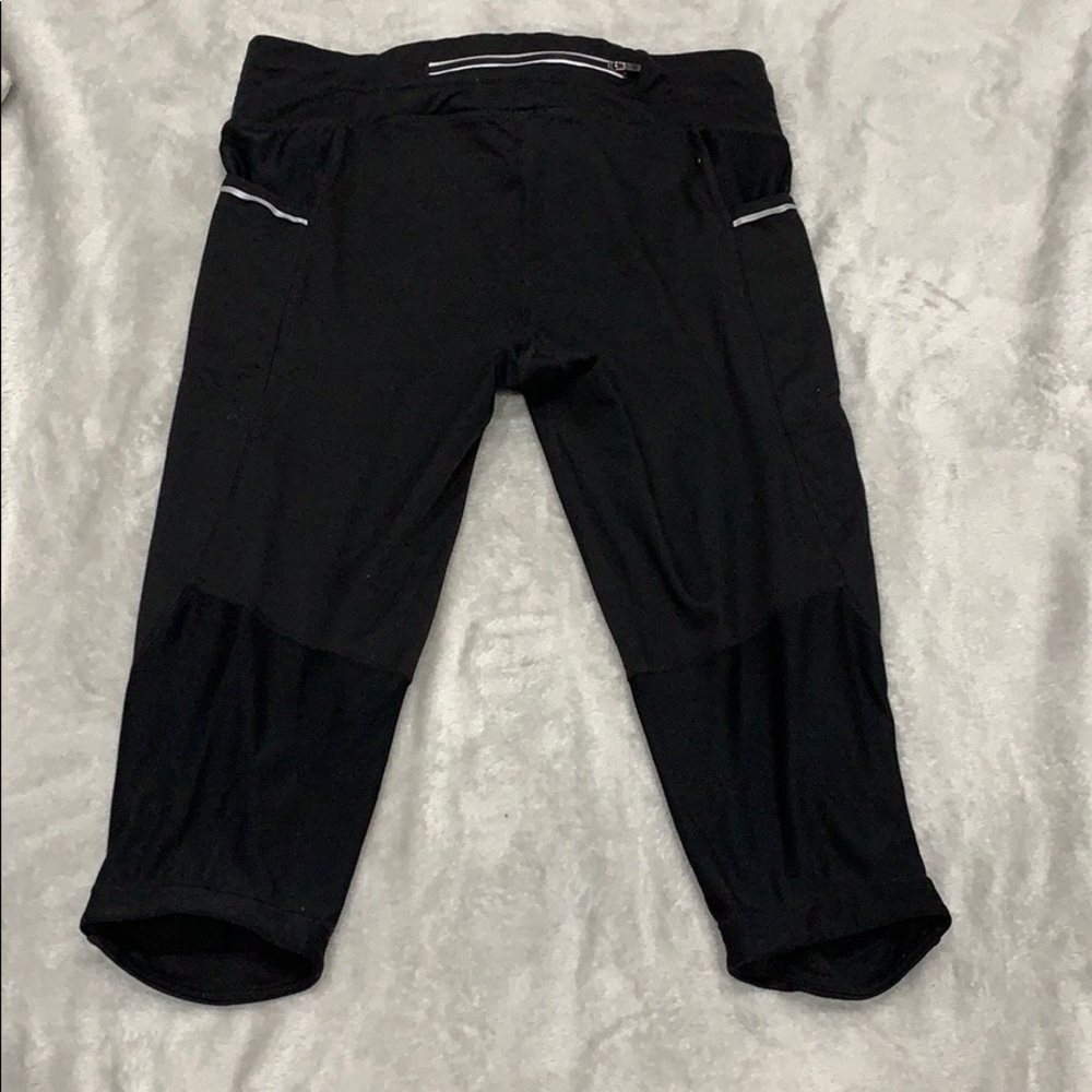 Athleta Cropped Black Leggings